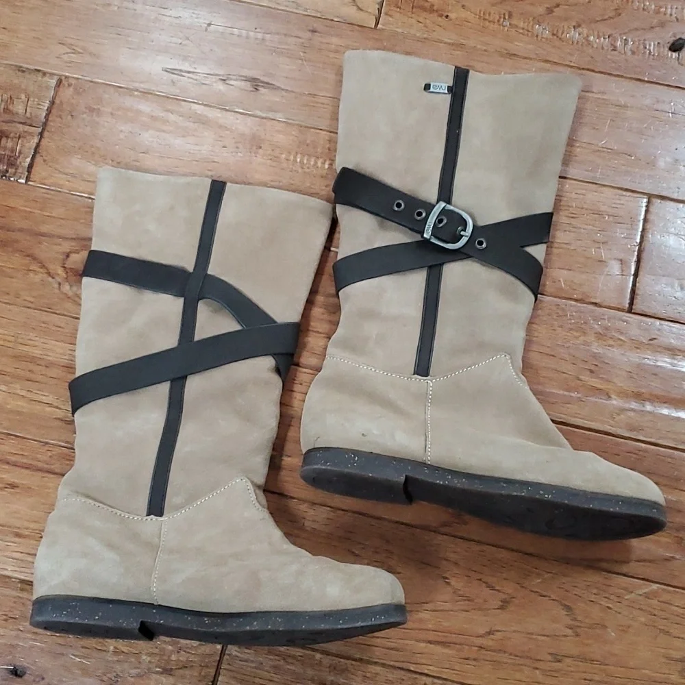 Emu aurora suede